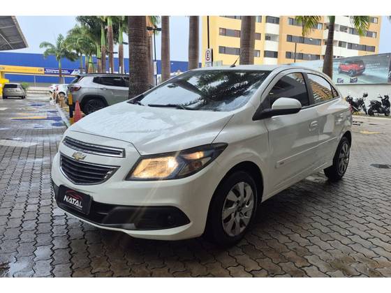 CHEVROLET ONIX 1.4 MPFI LT 8V FLEX 4P AUTOMÁTICO
